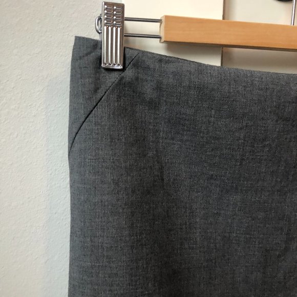 United Colors of Benetton Lightweight Gray Skirt with Minimal Ruffle Detail - Picture 6 of 8